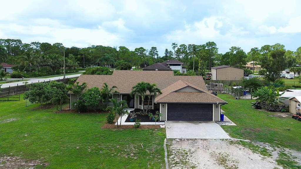 4 bed, 2.5 bath, 2151 sqft, $5,000 — Photo 2