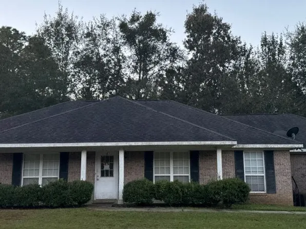 1903 Kingslea Dr, Gautier, MS 39553
