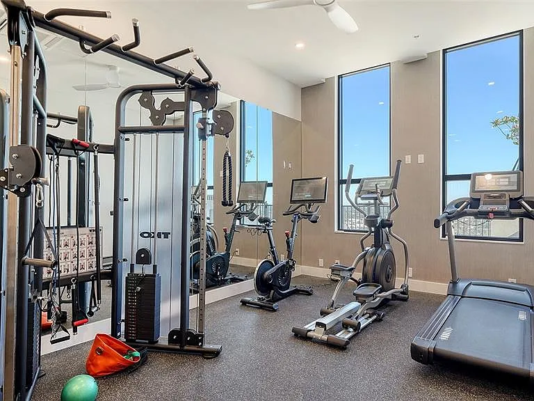 33 S Palm Ave #804 — Photo 5