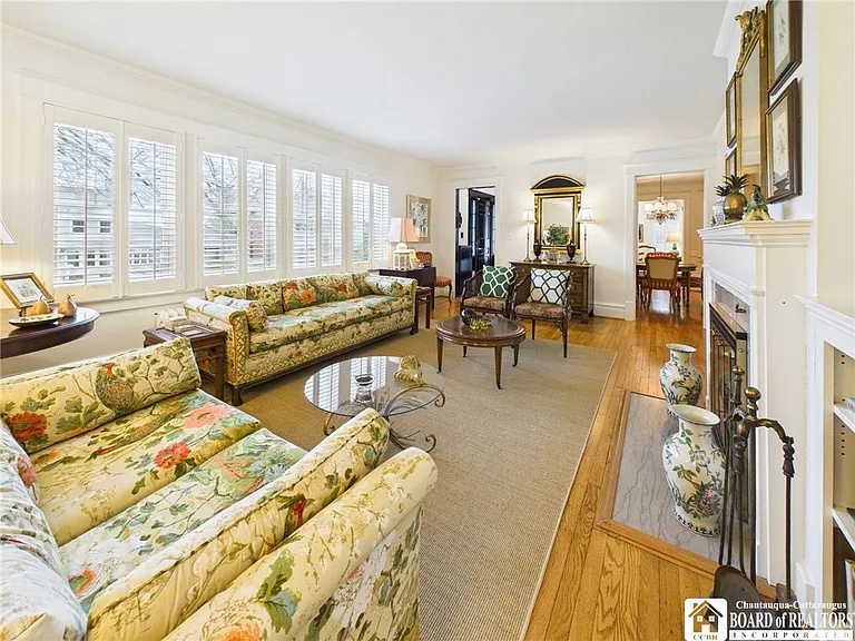 422 York St — Photo 25