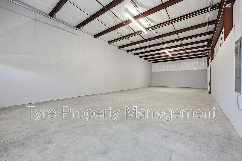 Studio, 1000 sqft, $750 — Photo 3