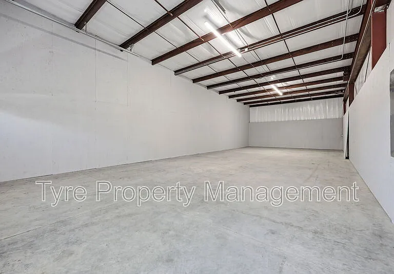 3945 Lee St #20 — Photo 11