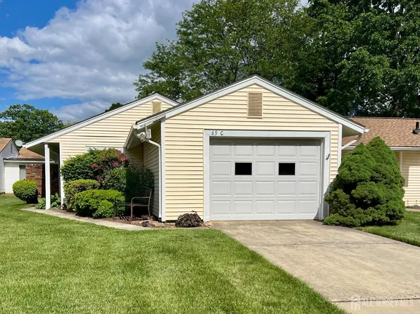 65 Essex Rd, Monroe Township, NJ 08831