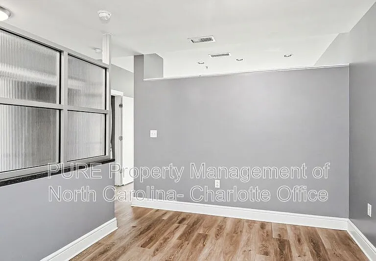 333 W Trade St #2101 — Photo 9