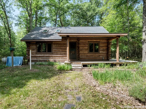 11332 Henderson Rd, Montague, MI 49437