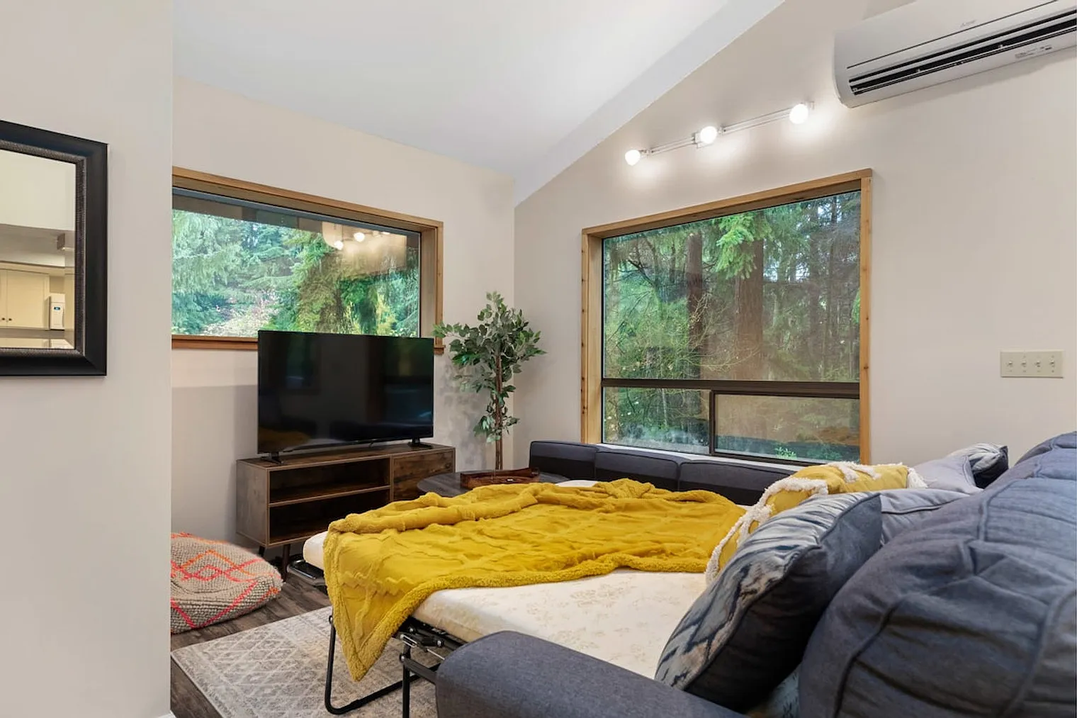 2 bed, 2.0 bath, $4,179 — Photo 4
