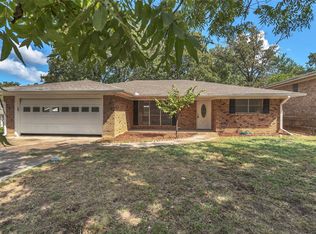 1335 Crestview Dr, Denison, TX 75020