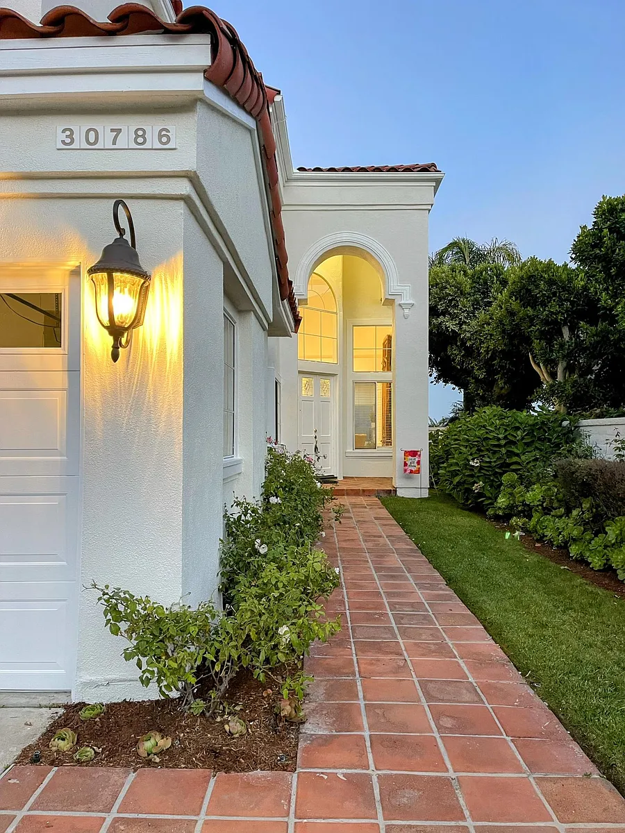 Photo 2 of 51 - 30786 La Mer - Laguna Niguel, CA Building Photo - 30786 La Mer