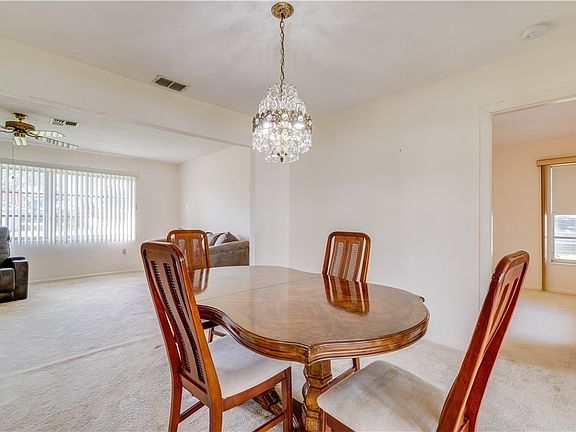 5th image of 401 Parkside St