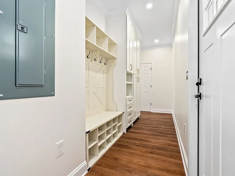 327 Byrd St — Photo 16