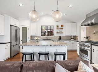 469 Mountain Rd, Laguna Beach, CA 92651