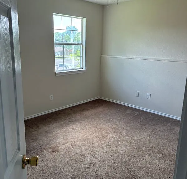 406 N Denny St #B — Photo 14