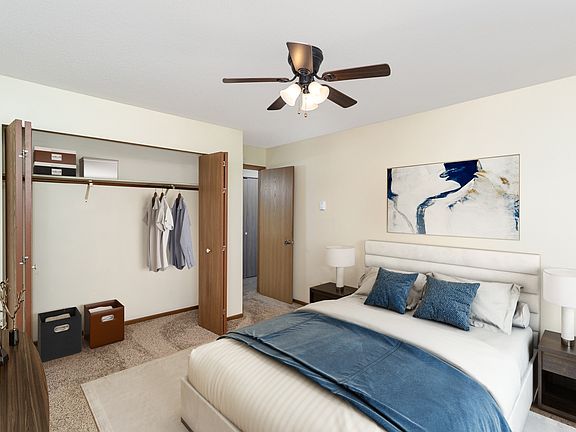 Hutchinson, MN Twin Oaks | 21A| Bedroom
