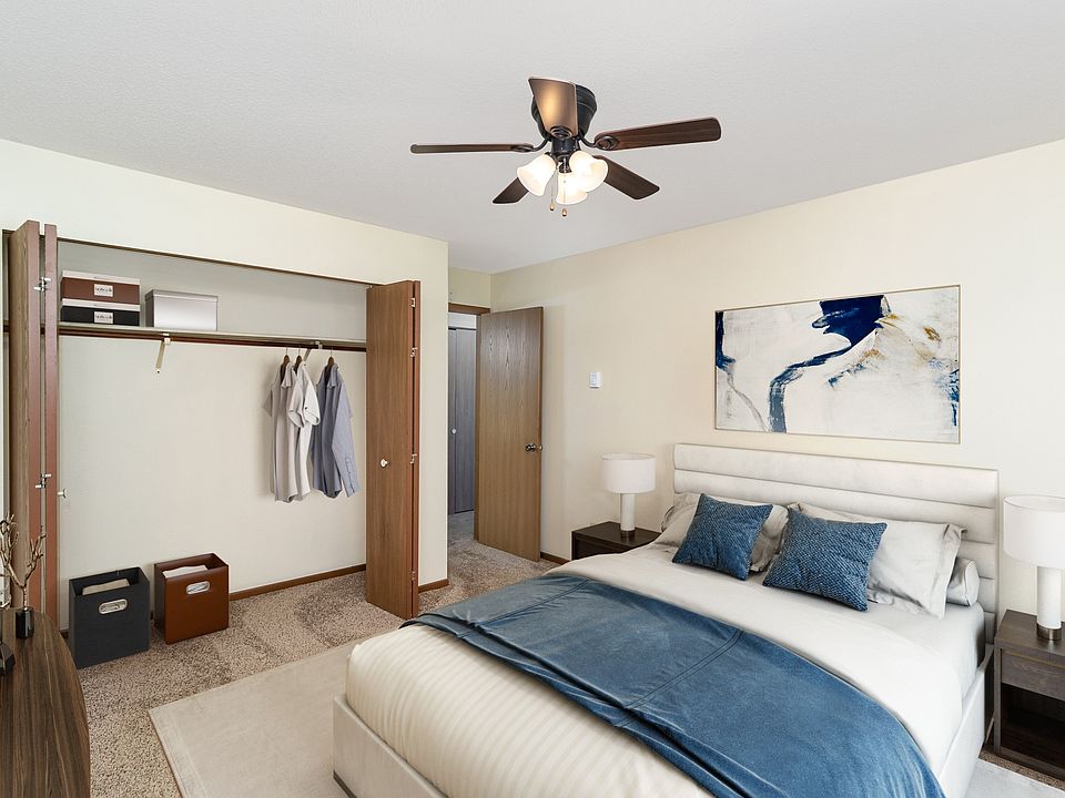 Hutchinson, MN Twin Oaks | 21A| Bedroom