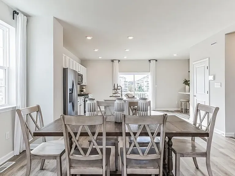 211 Macoun Way — Photo 3