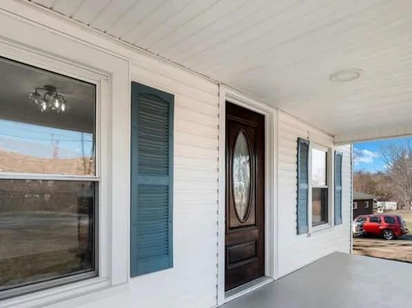 926 Fairview Dr SW, Lenoir, NC 28645