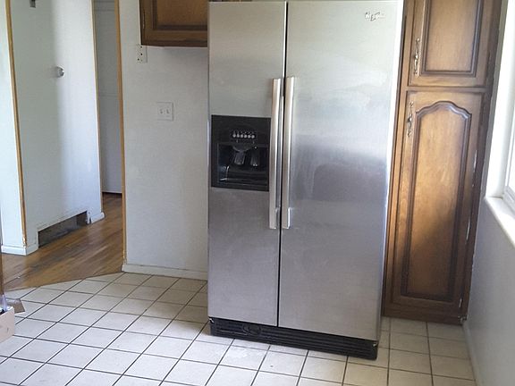 3rd image of 298 E Brahma Dr