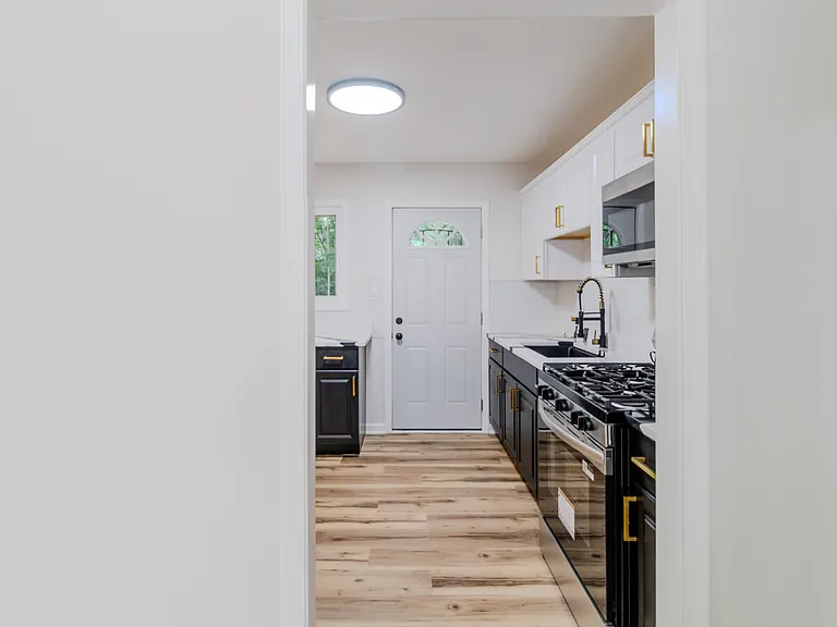 6530 E 3rd Ave — Photo 14