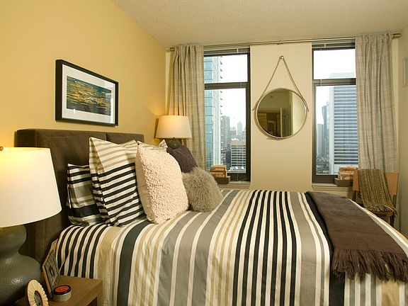 3rd image of 351 N Desplaines St #2207