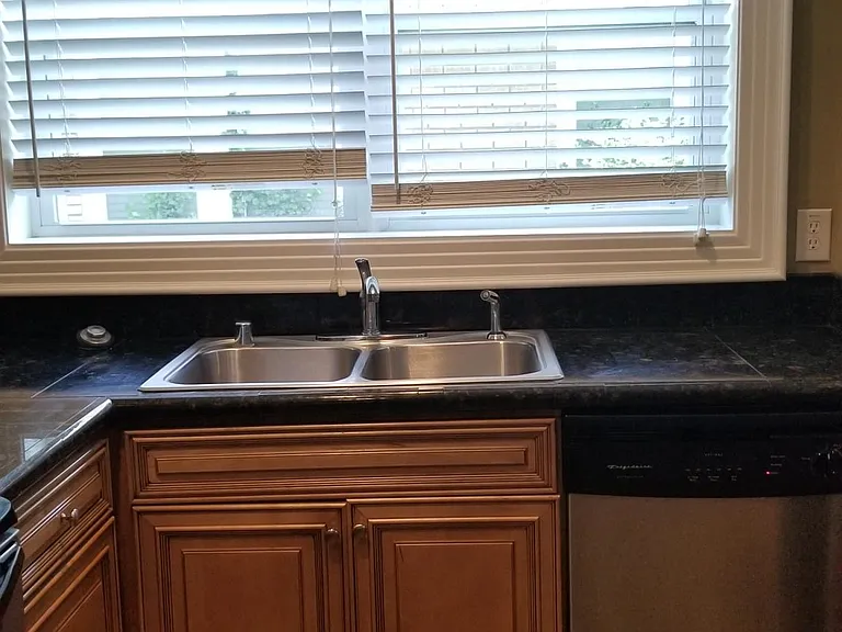1125 Fontaine Rd — Photo 8