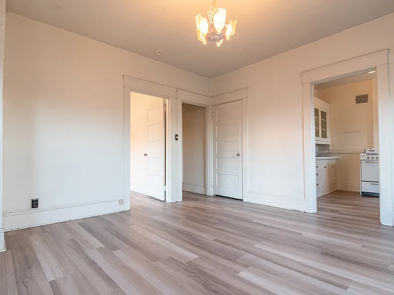 4435 SE Belmont St #11 — Photo 4