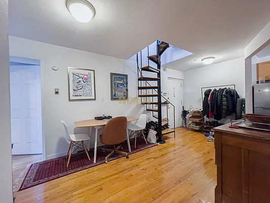 Rented by City Connections Realty | media 10