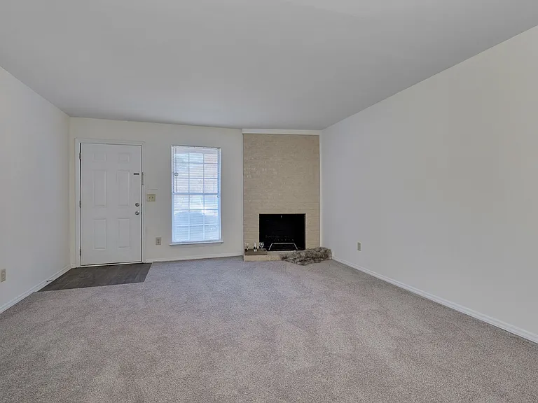 Trailwood Crossing Apartments — Photo 20