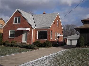 1st image of 130 Paul St