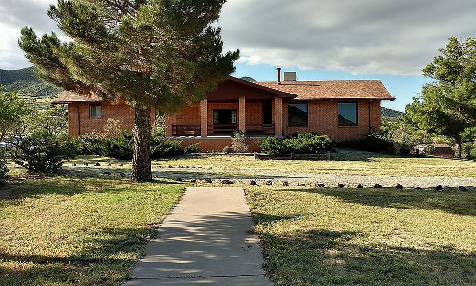 MAIN HOUSE 4 BED, AND 4 BATH