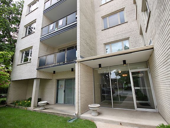 2nd image of 1010 N Harlem Ave APT 503