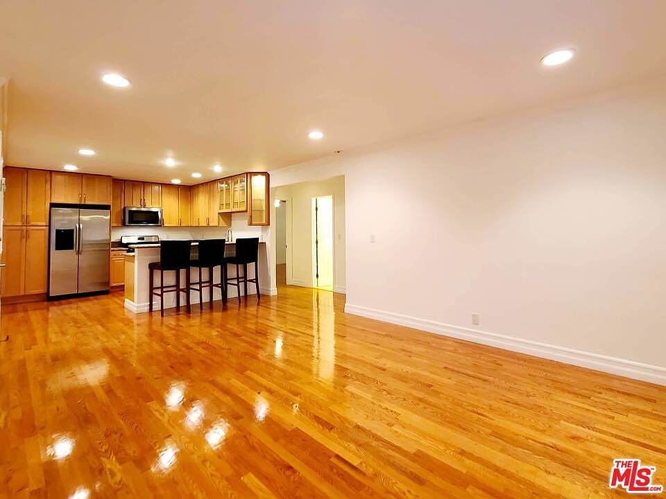 1st image of 627 Santa Clara Ave #4