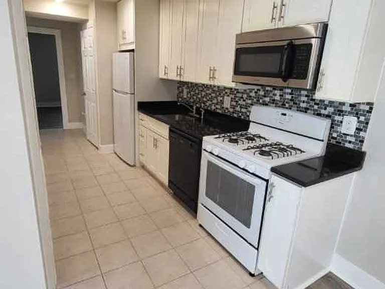 2847 Gainesville St SE — Photo 4