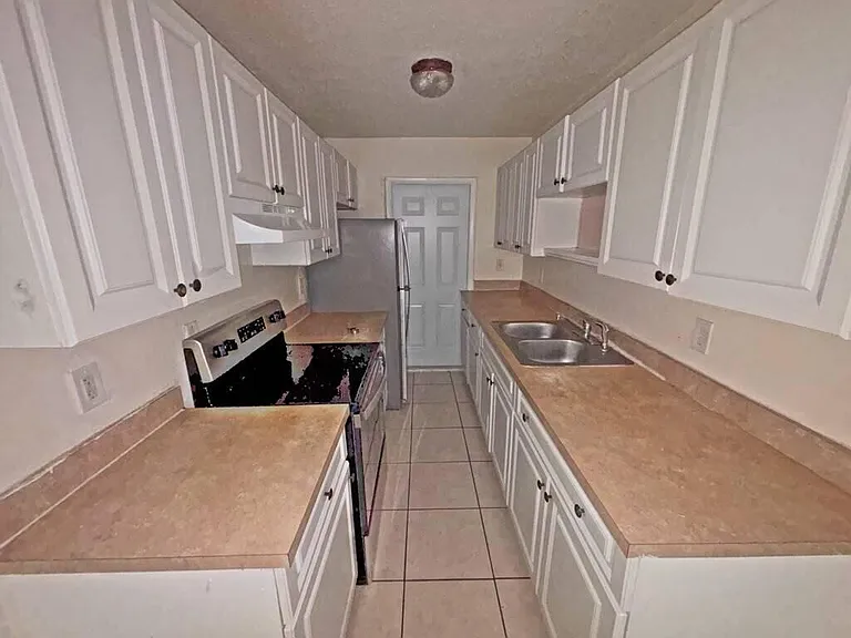 2620 Riverland Dr #1-2 — Photo 6