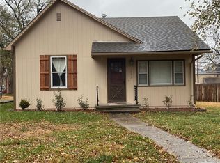 2813 N 155th Ter, Basehor, KS 66007