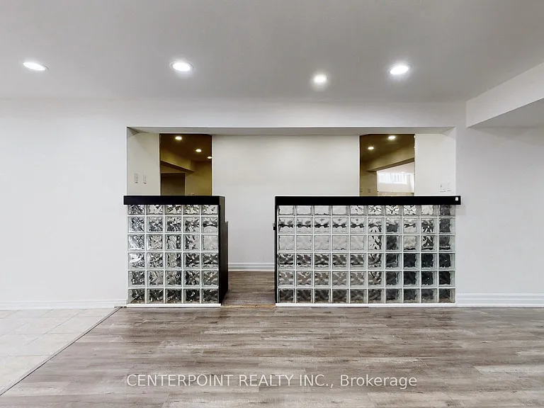 1 Ardmore Cres — Photo 8