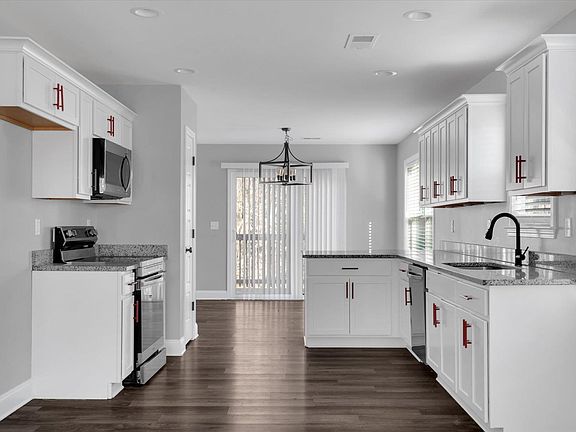 5th image of 173 Riverside Dr