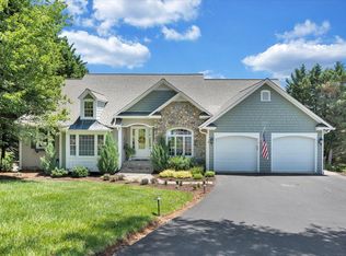 79 Harbor Hill Dr, Moneta, VA 24121