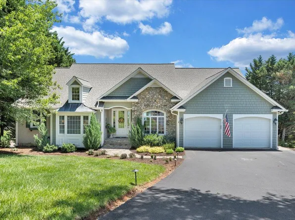 79 Harbor Hill Dr, Moneta, VA 24121