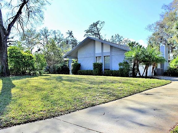 2nd image of 324 River Bluff Dr