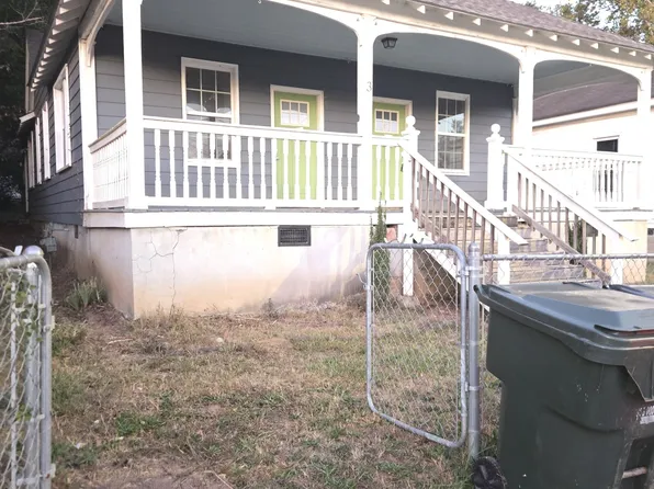 3 Oak St, Porterdale, GA 30014