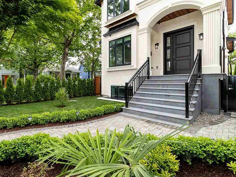 3106 W 10th Ave — Photo 2