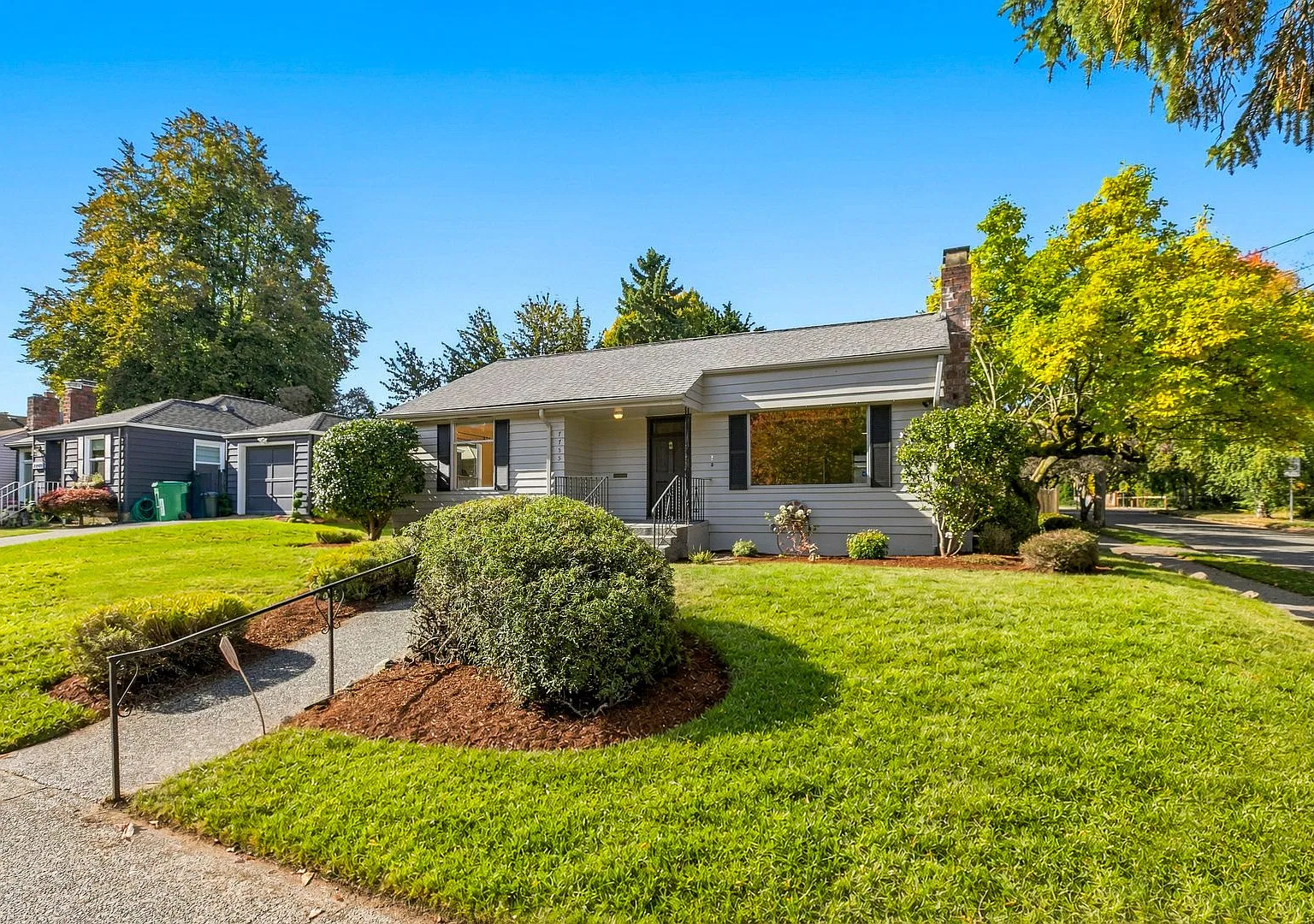 3Bd/1.75Ba Seattle Home — Photo 4