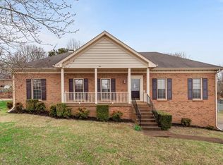 123 Meadowvue Dr, Hendersonville, TN 37075