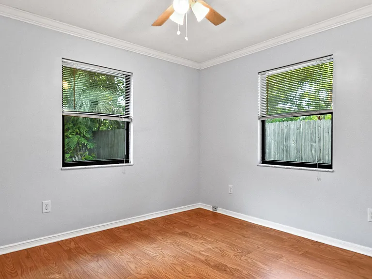 2374 SE Marseille St — Photo 18