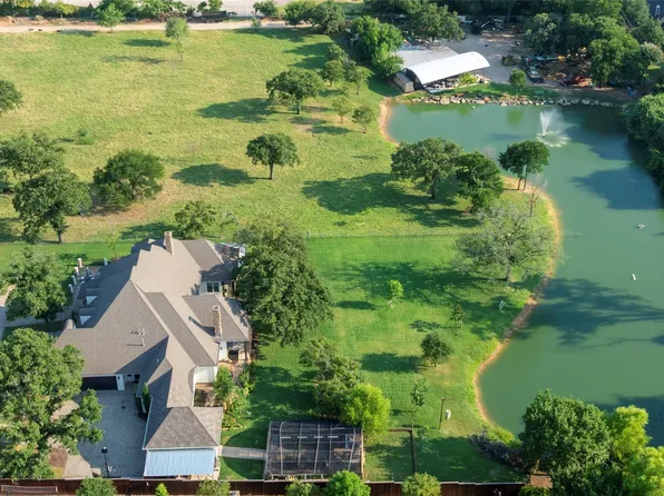 2450 Post Oak Dr, Corinth, TX 76210