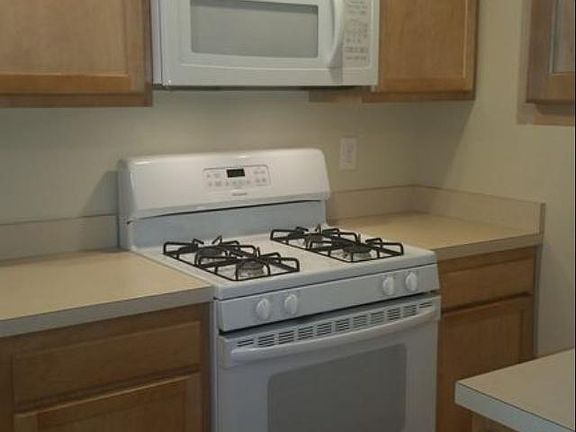 5th image of 58 Syracuse St