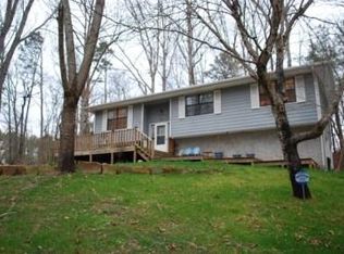 724 Larkwood Dr, Tunnel Hill, GA 30755