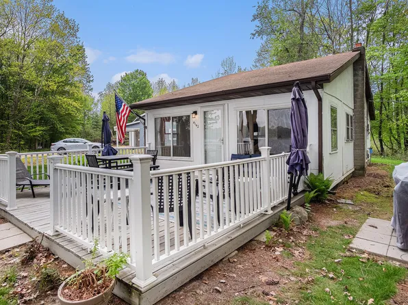 4142 Fogeson Dr, Coral, MI 49322