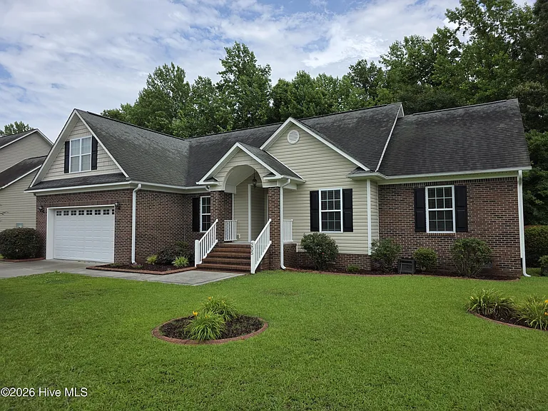 205 Woodberry Pl — Photo 2