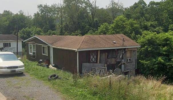 2nd image of 55 View Ave